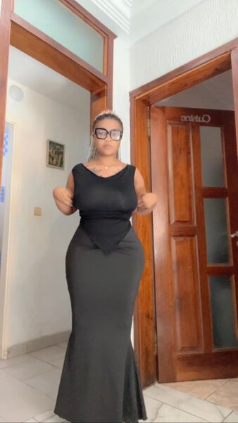 Robe longue noire élégante