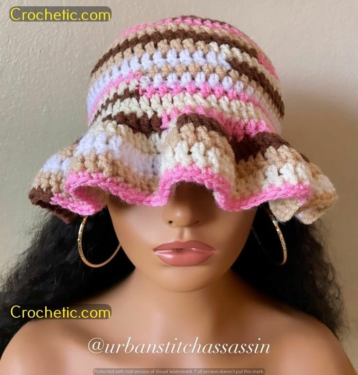 Chapeau cloche en crochet coloré
