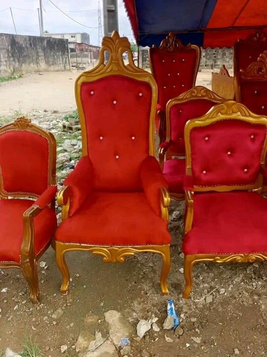 Fauteuil Royal Doré Rouge