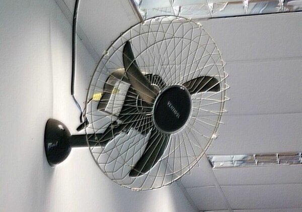 Standing fan