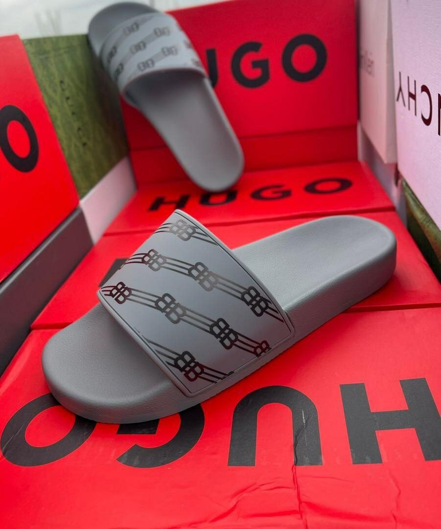 Claquettes Hugo grises élégantes