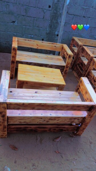 Banc en bois massif élégant