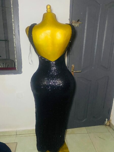 Robe longue noire élégante