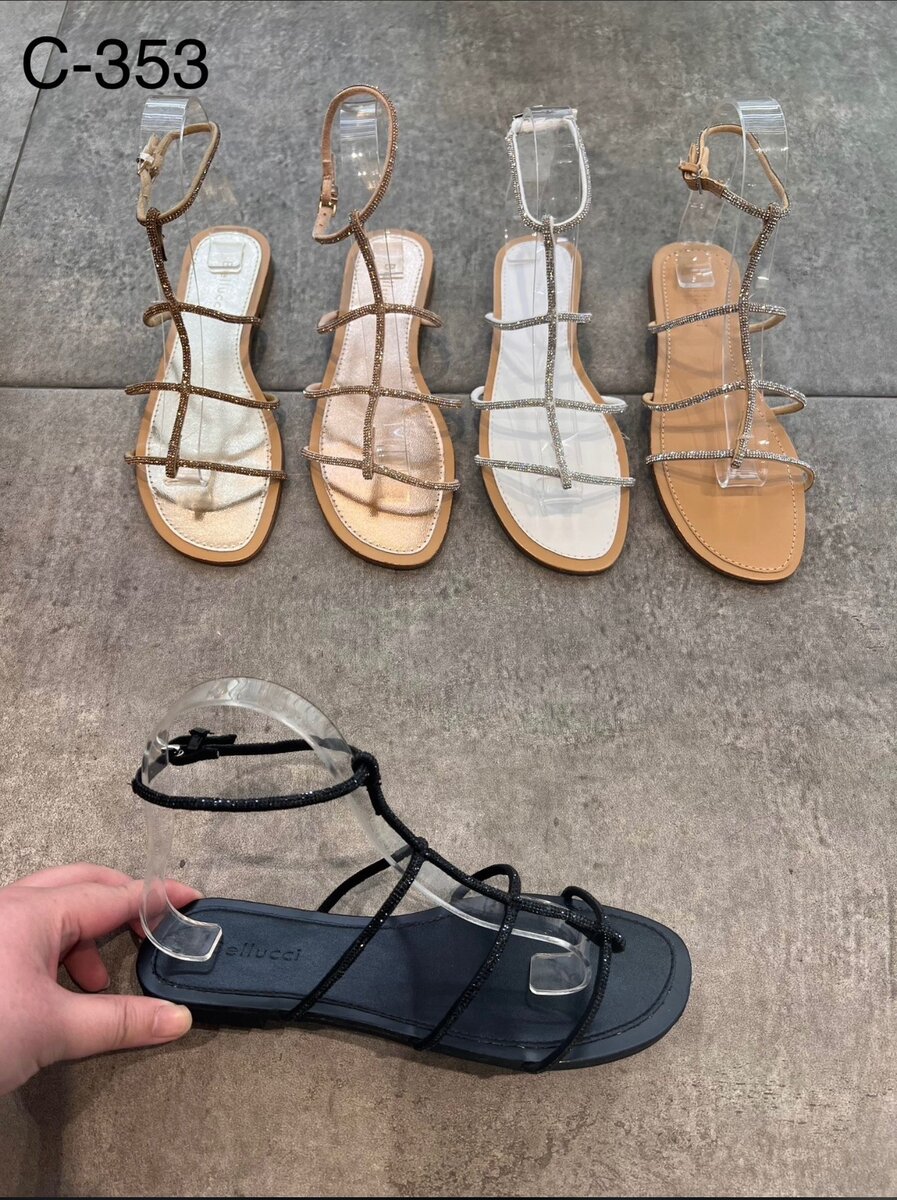 Disponible en couleur noir uniquement