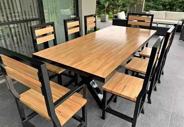 Table a manger avec chaises