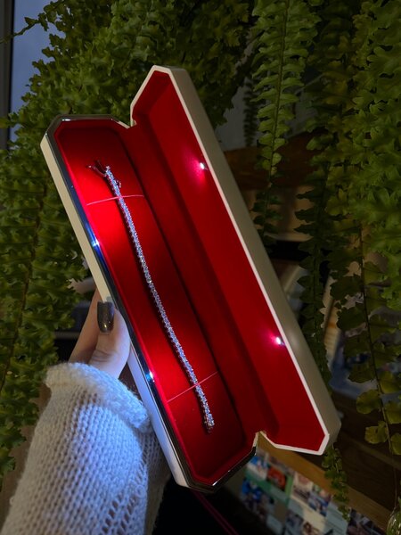 Серебряные браслеты с бриллиантом (муассанит)