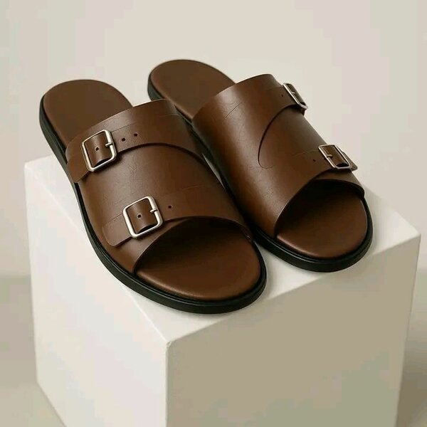 Sandales en cuir marron chic