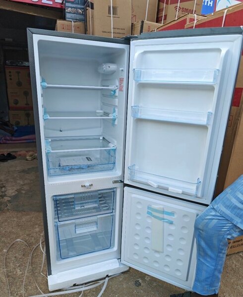 Réfrigérateur inox avec congélateur