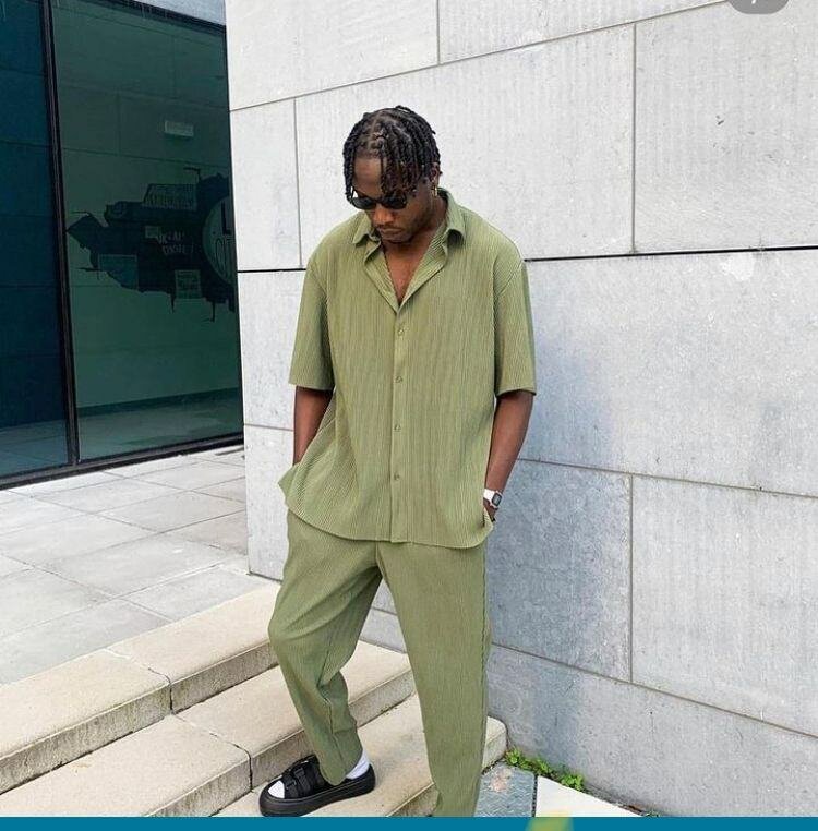 Ensemble chemise et pantalon homme