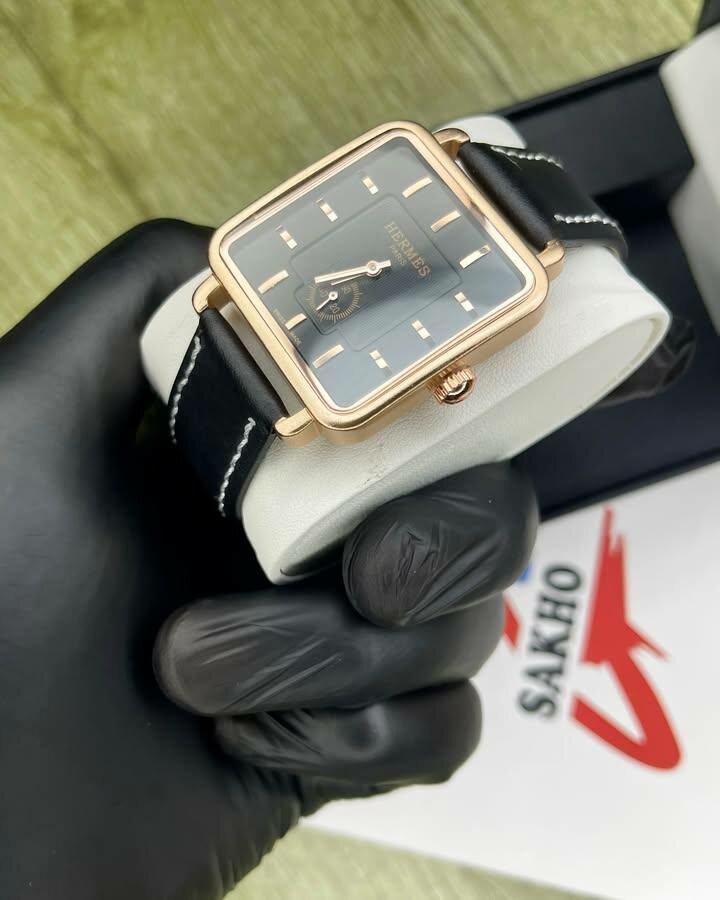 Montre élégante rectangulaire