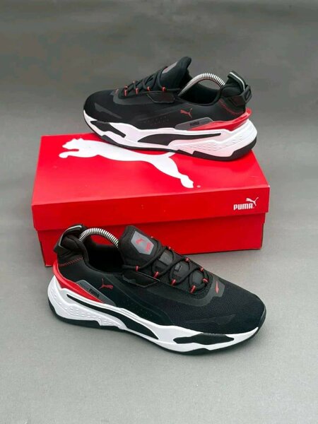 Baskets Puma élégantes noires