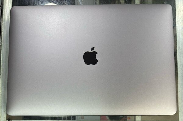 Ordinateur portable Apple moderne