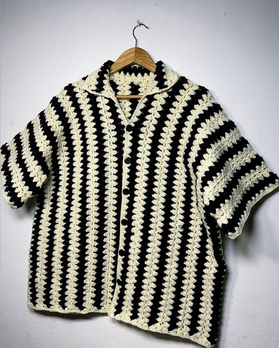 Cardigan en crochet rayé