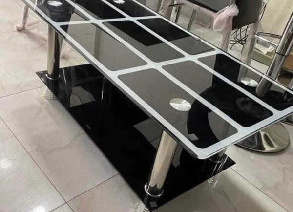 Table basse moderne en verre