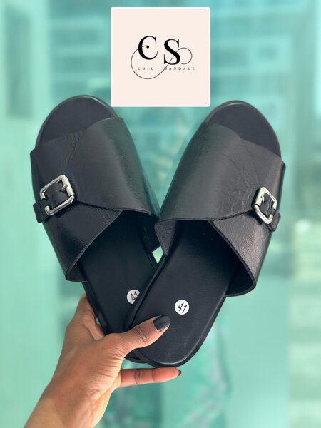 Sandales noires élégantes
