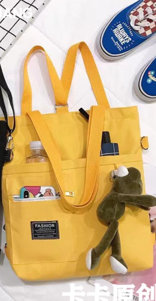 Canvas bag with pockets