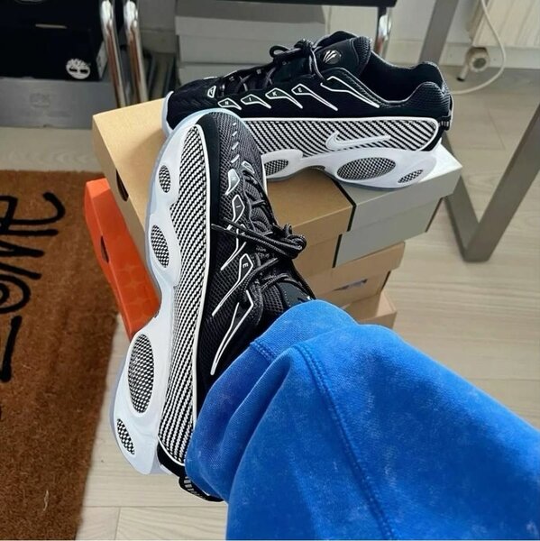 Nocta en noir et blanc