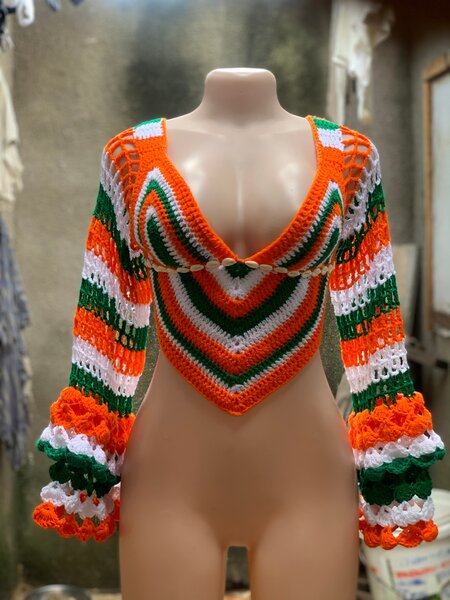 Pull crochet multicolore