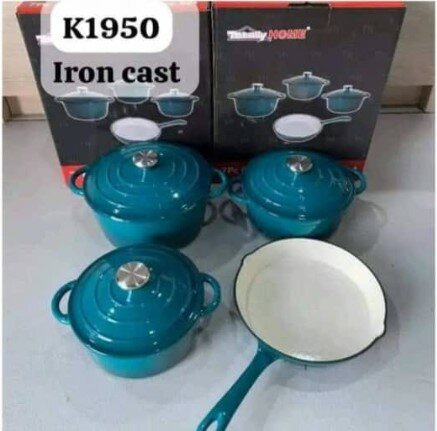 Set of pots and pans