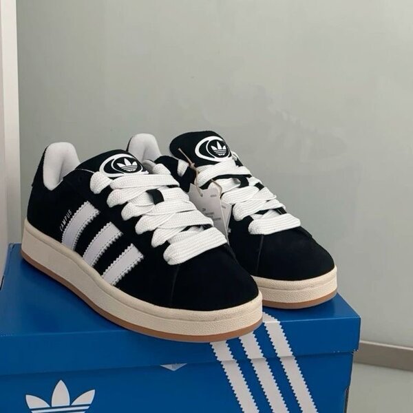 Adidas Sneakers Noir et Blanc
