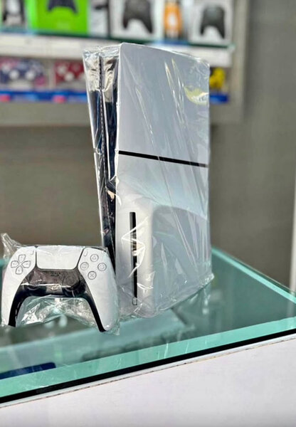 Console de Jeu Moderne avec Manette