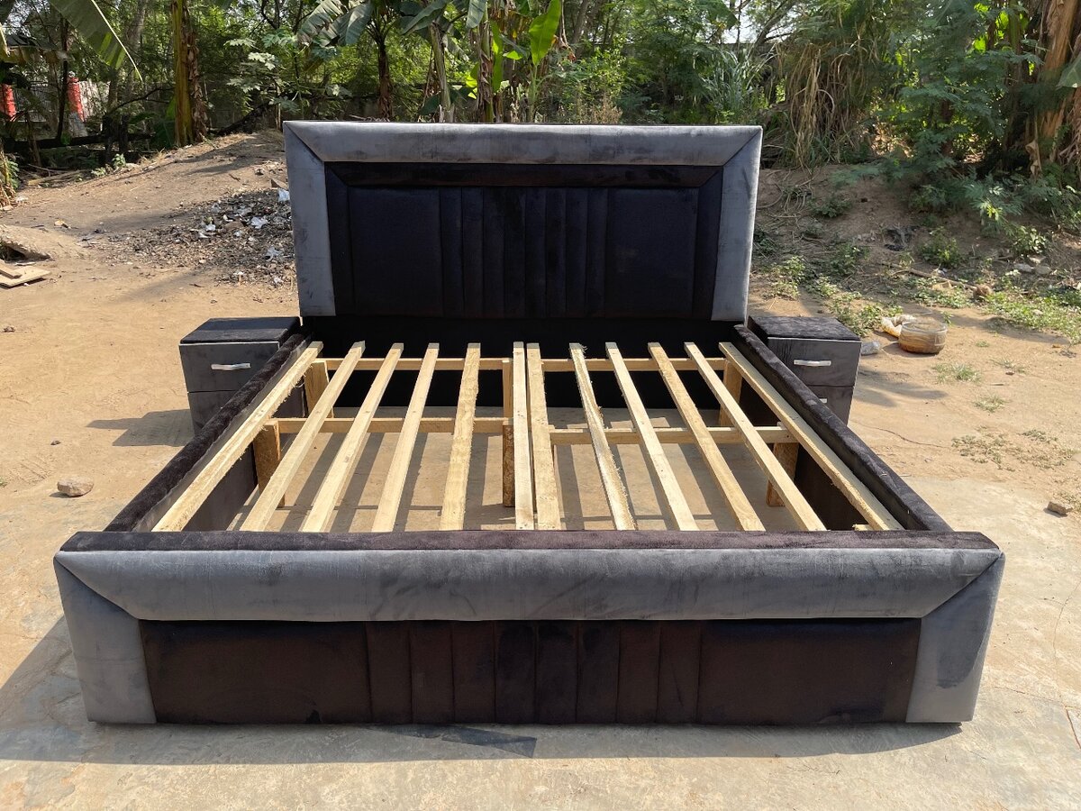 Accent king size bed frame with 2 side drawers