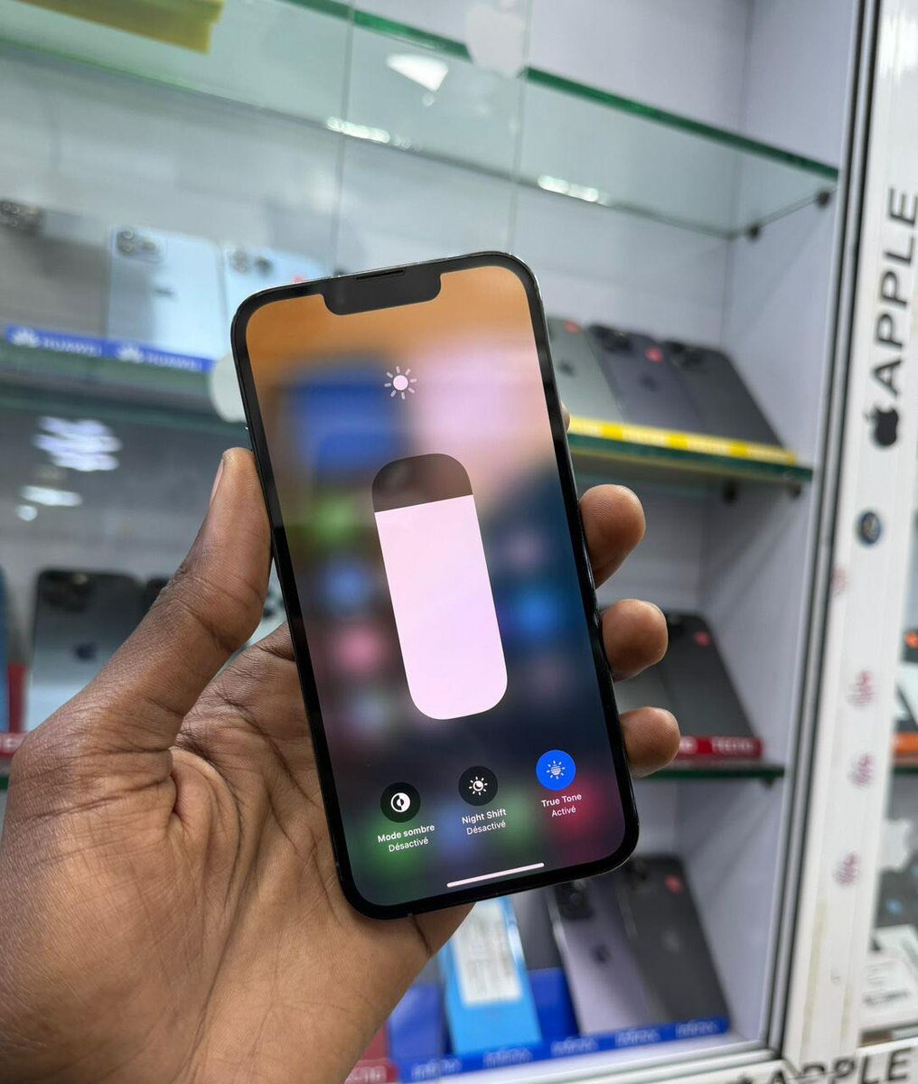 13 pro 128go Casi retour