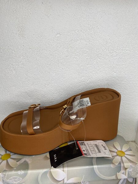 Sandales compensées transparentes