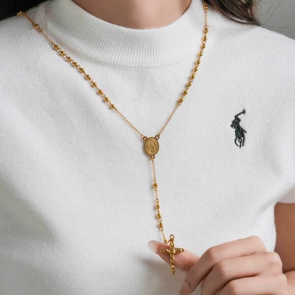 Collier Chapelet Doré élégant