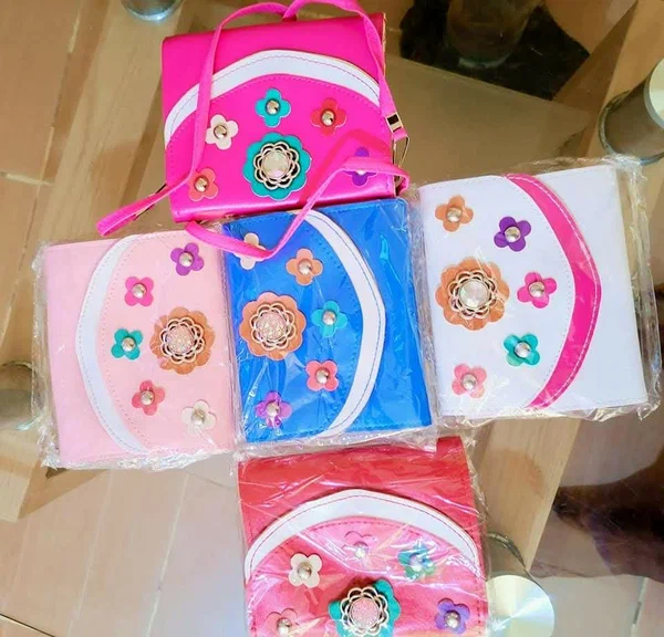 Pochettes fleuries colorées