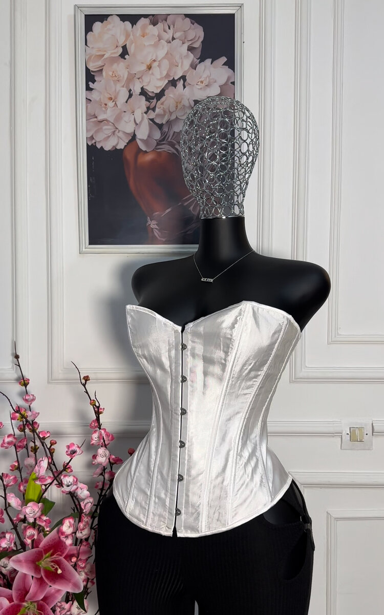 Corset blanc élégant