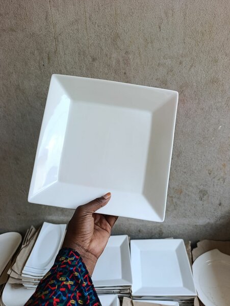 Assiettes carrées en porcelaine