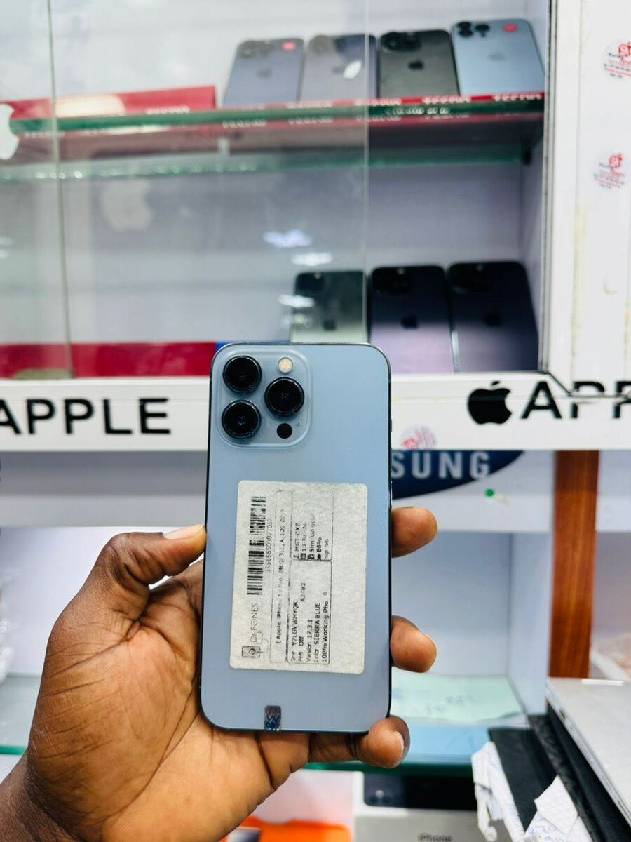 13 pro 128giga Casi neuf retou