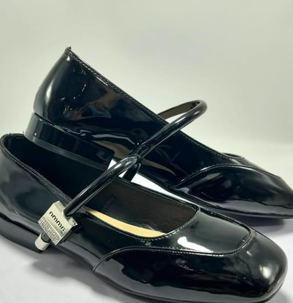 Легкая и удобная балетка с плоской подошвой и округлым носком, которая идеально подходит для повседневной носки.🤩