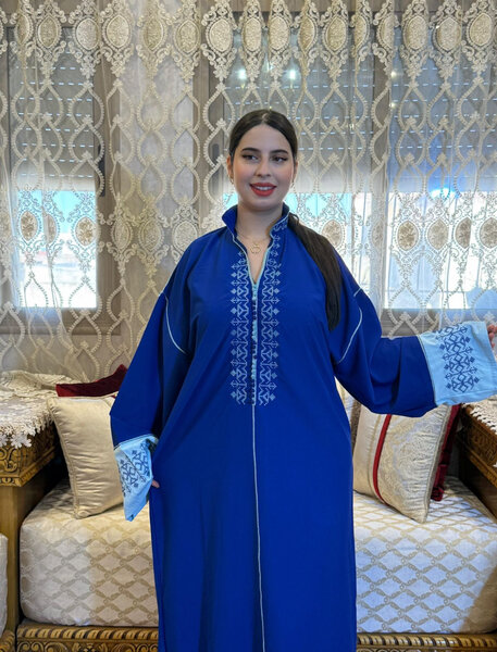 Caftan bleu élégant