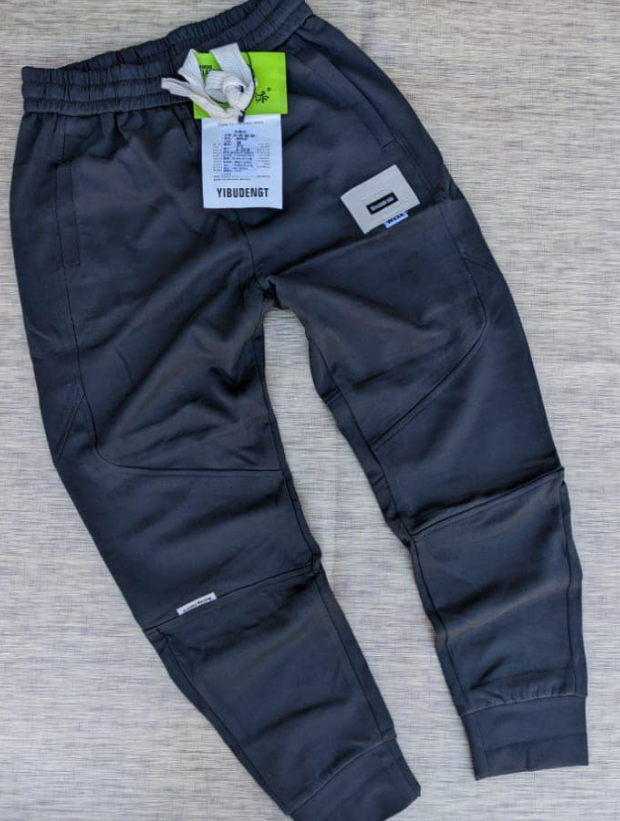 Thick fabric Thailand sweatpants.