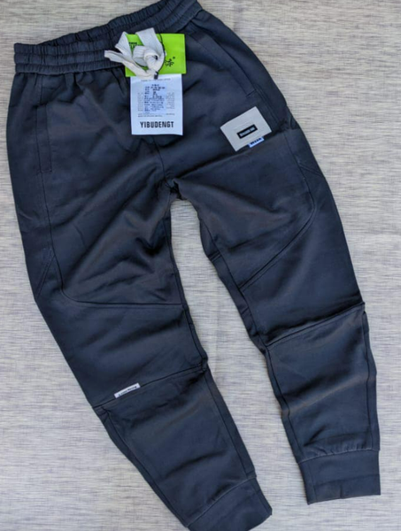 Thick fabric Thailand sweatpants.