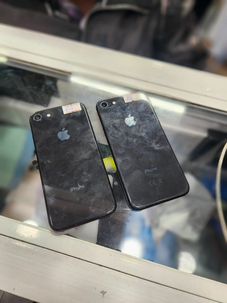 iPhone 8 simple 64giga