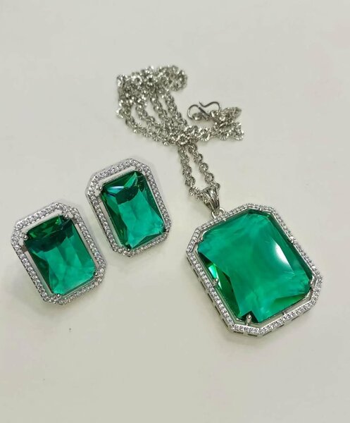 Ladies necklace and earring