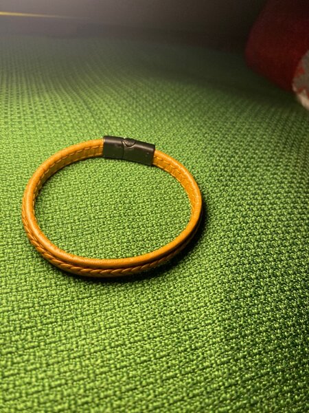 Bracelet en cuir et perles