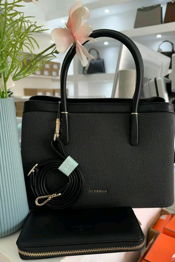 Sac à main élégant en cuir noir