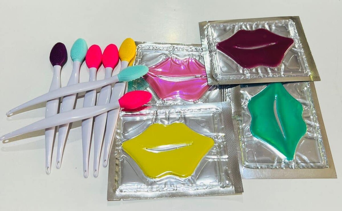 Lip mask/ lip brush