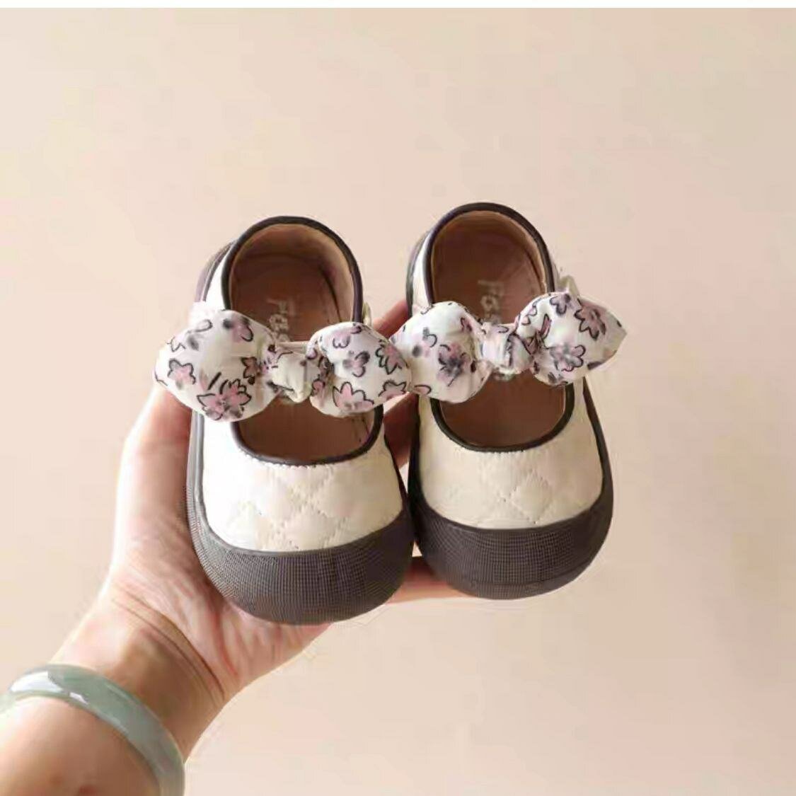 Bottes bébé fourrées dorées