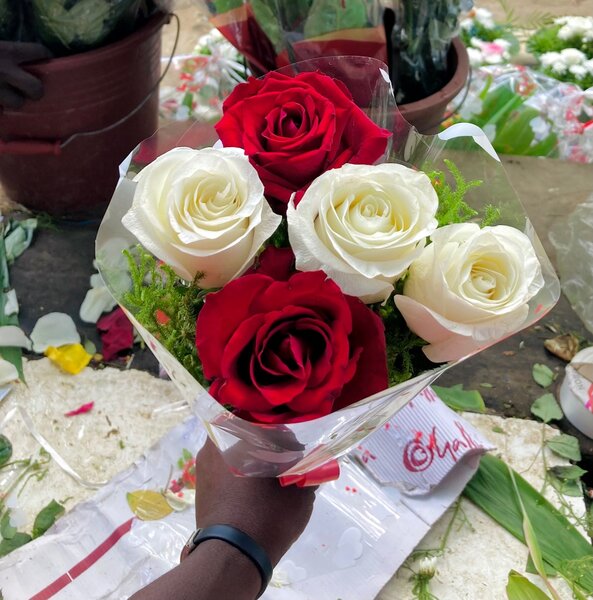 Bouquet de rose rouge et blanc