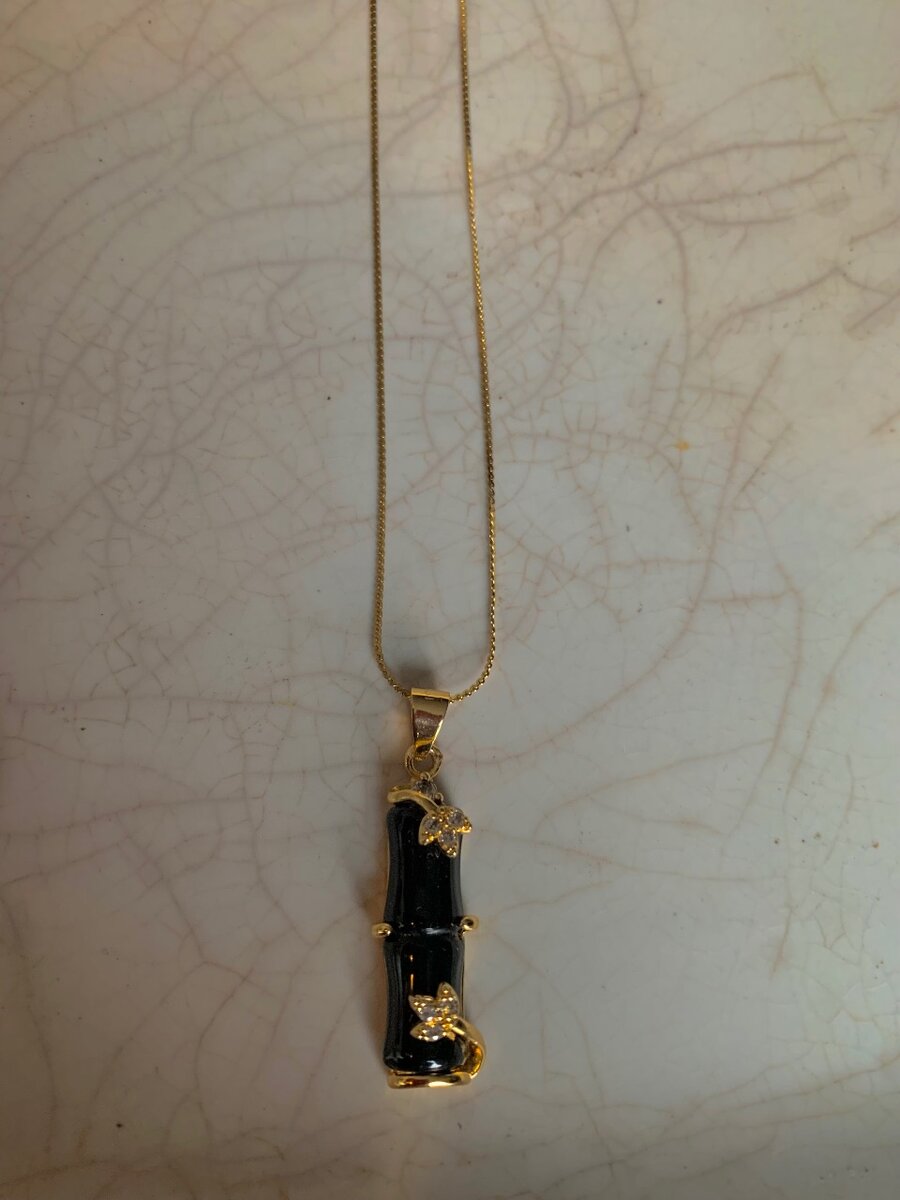 Aesthetic Black pendant necklace