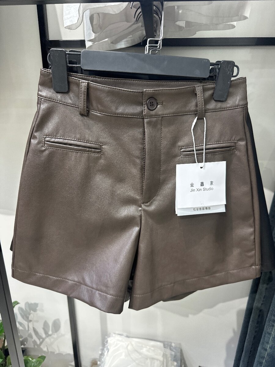 Кожанные шорты