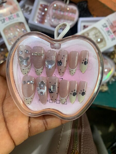 Ongles à pression tendance