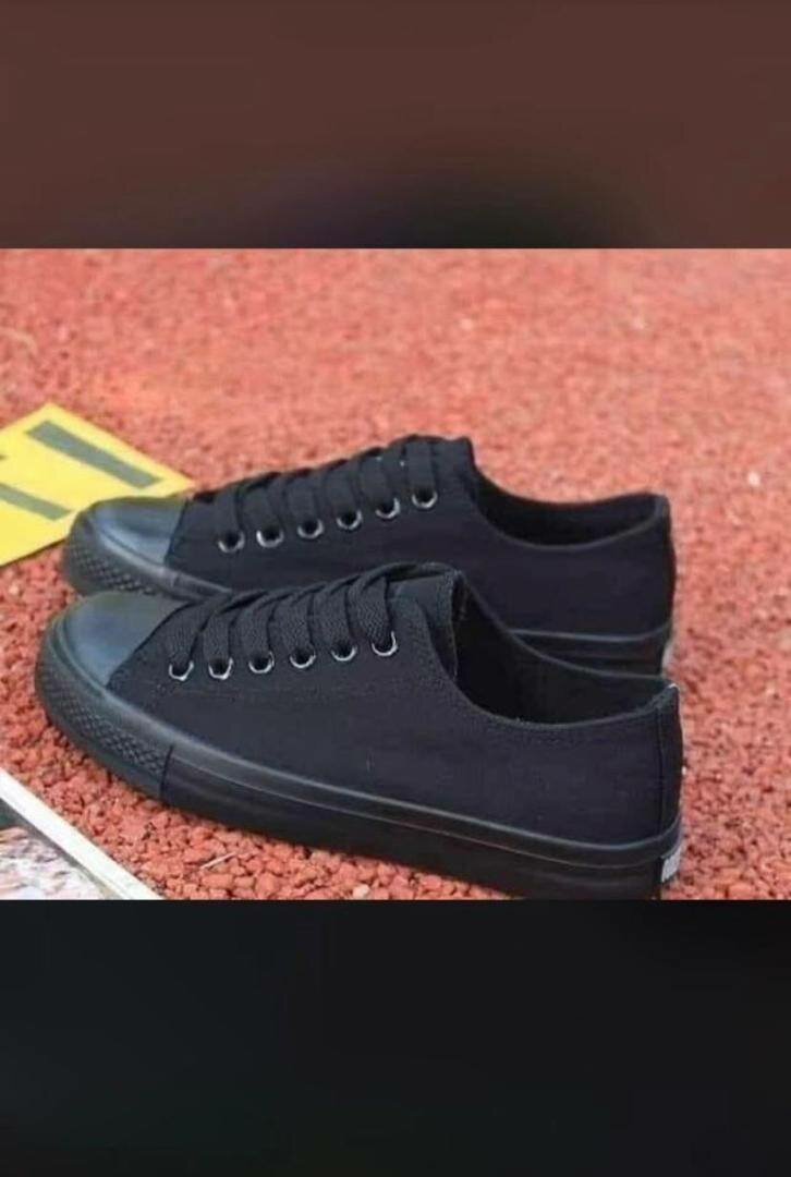 Baskets noires style classique