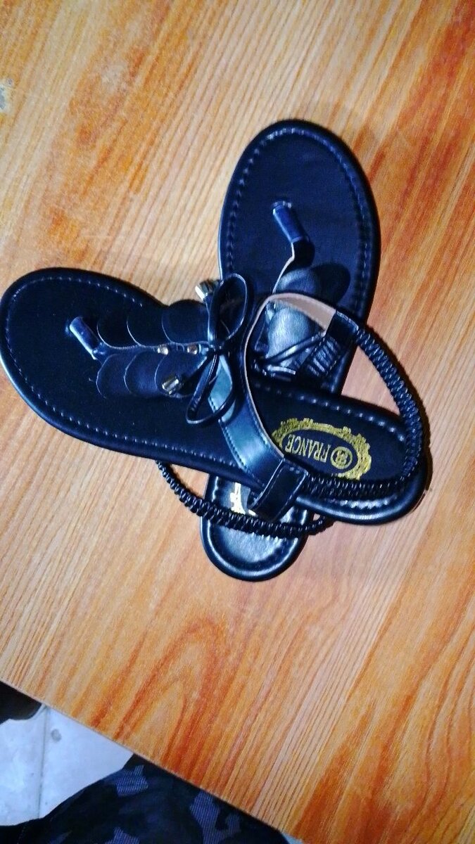 Sandales élégantes en cuir noir