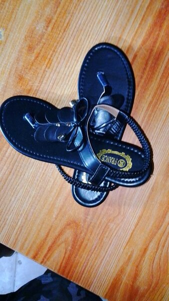 Sandales élégantes en cuir noir